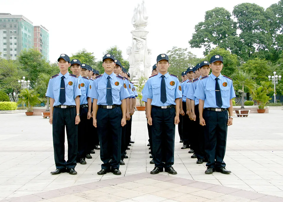 Công ty bảo vệ Ưng Long