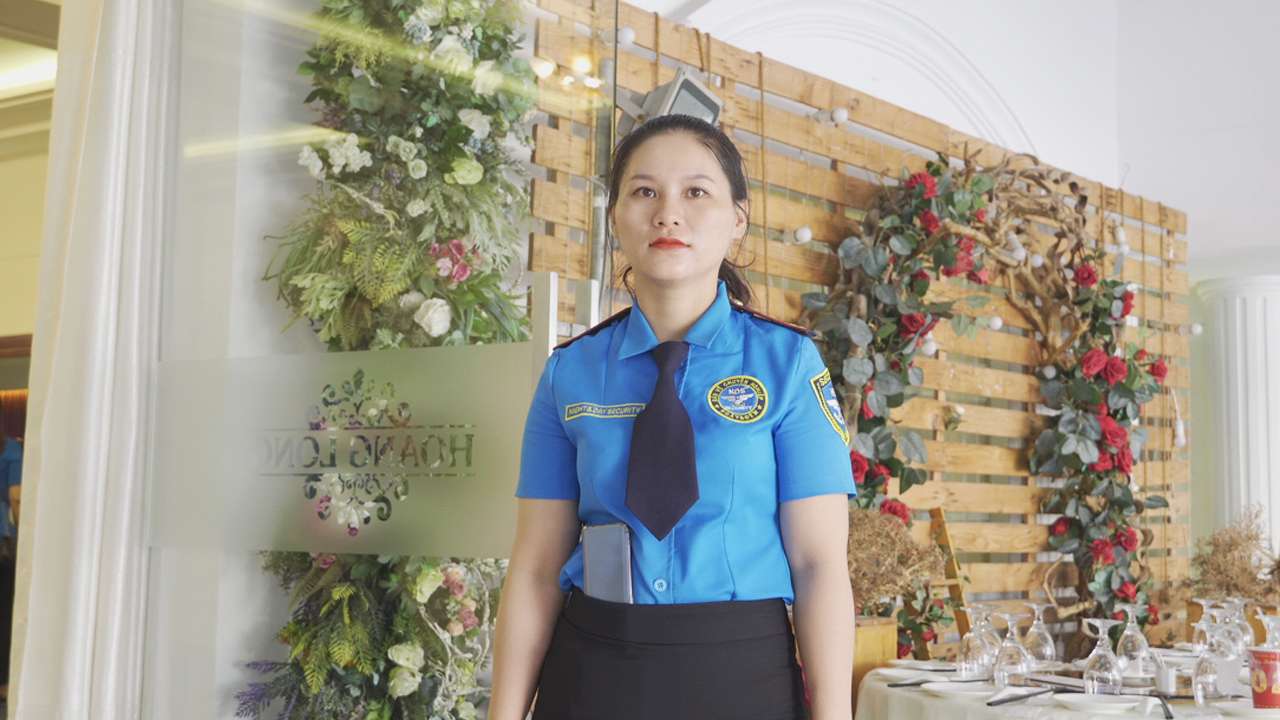 Nữ bảo vệ (6)