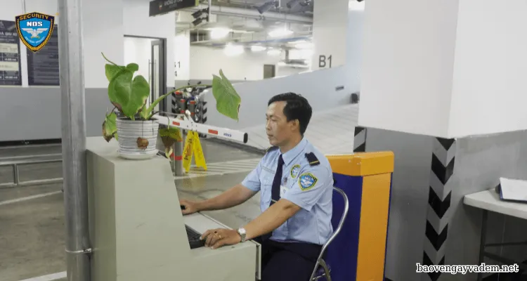 Dịch vụ bảo vệ giữ xe