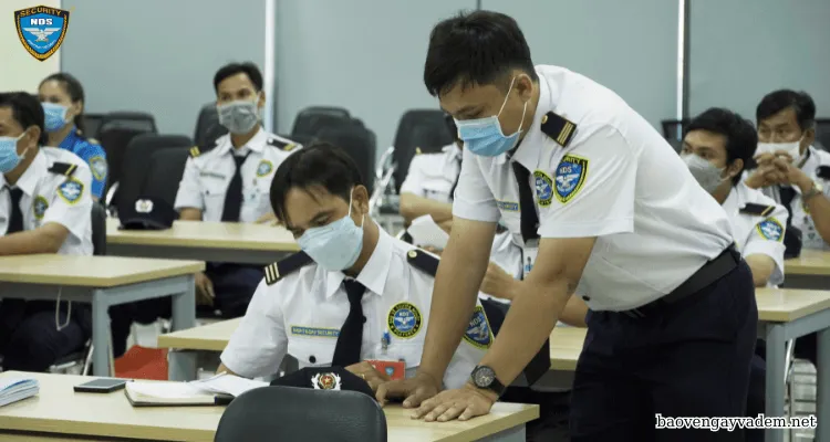 bảo vệ trường học