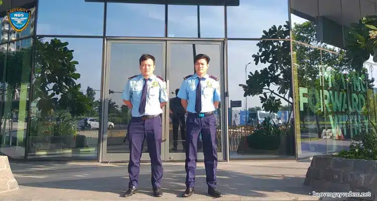 bảo vệ tòa nhà