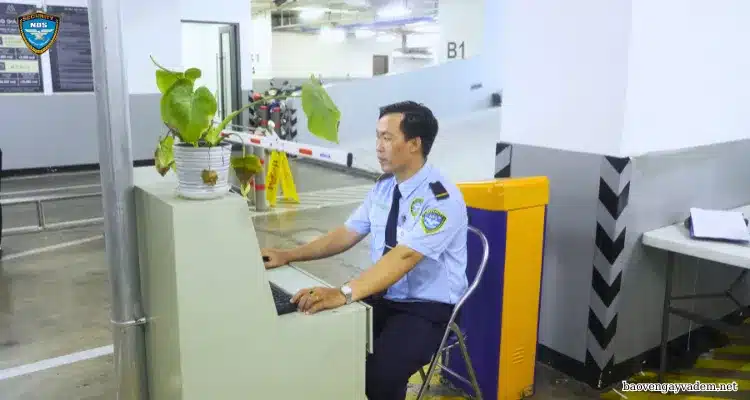 bảo vệ tòa nhà