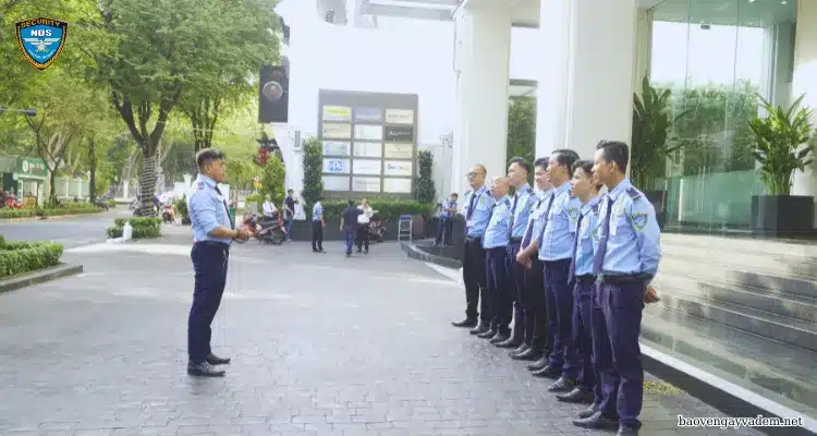 bảo vệ tòa nhà