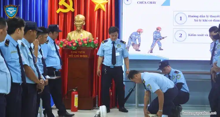Công ty bảo vệ Hóc Môn