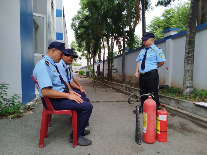 huấn luyện kỹ năng phòng cháy chữa cháy cho bảo vệ