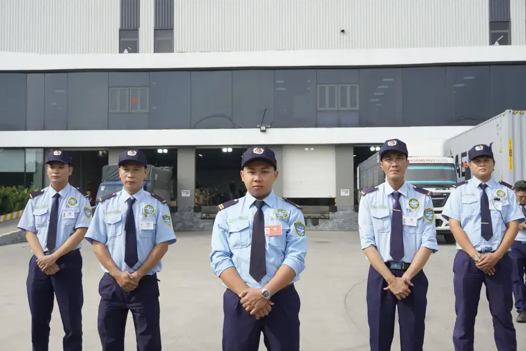Dịch vụ bảo vệ cửa hàng tiện lợi TPHCM
